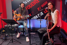 Laura Cox & Waxx dans Foudre