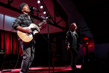 The Edge et Bono de U2 au Woody Guthrie Prize (2025)