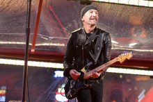 The Edge en concert avec U2