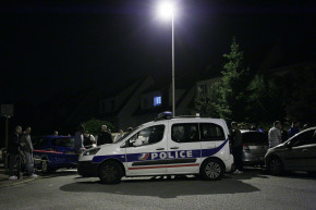 Une voiture de police à Magnanville, dans la nuit du 13 au 14 juin 2016.