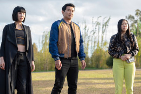 Meng'er Zhang, Simu Liu et Awkwafina dans "Shang-Chi et la Légende des Dix Anneaux"