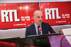 Jean-Michel Blanquer explique que les vacances de février devraient avoir lieu aux dates prévues