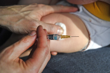 Facebook sévit contre la propagation des discours anti-vaccins