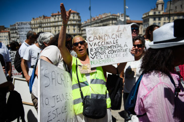 Des manifestants anti-vaccins à Marseille, le 17 juillet 2021