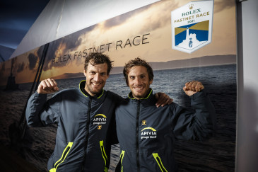 Paul Meilhat et Charlie Dalin à leur arrivée à Cherbourg le mercredi 11 août 2021