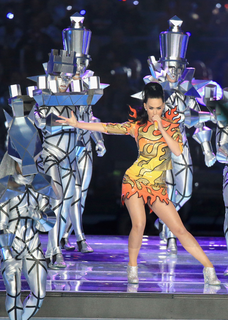 EN IMAGES Super Bowl les tenues excentriques de Katy Perry