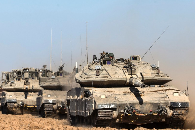 Des tanks israéliens à la frontière entre Israël et Gaza, le 17 juillet 2014.