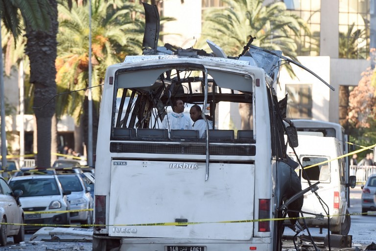 Bus après une attaque à la bombe à Tunis le 25 novembre 2015