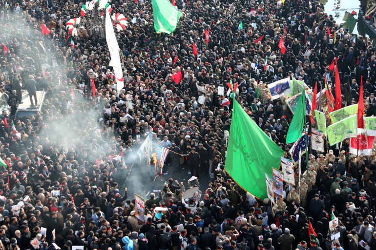Le cortège funèbre accompagnant le cercueil du général Soleimani à Téhéran (Iran), le 6 janvier 2020
