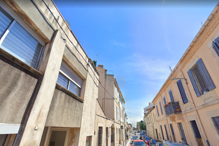 La victime a prévenu les secours rue de Beaucaire, à Nîmes.