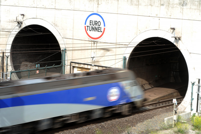 Pas-de-Calais : la douane saisit plus de 90 kg de cocaïne dans un camion.