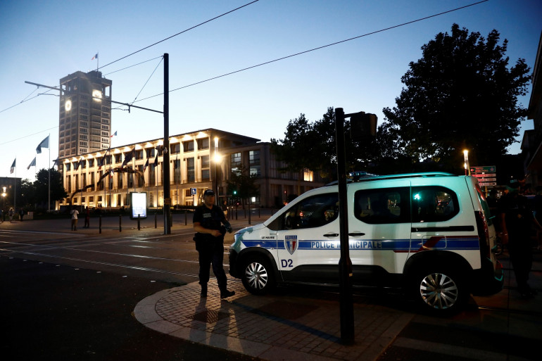 La police lors de la prise d'otages dans une banque au Havre le 6 août 2020