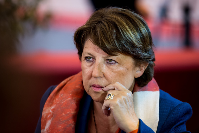 Martine Aubry s'est agacée en privé des pressions exercées par certains membres du gouvernement pour qu'elle reprenne en main la campagne électorale.