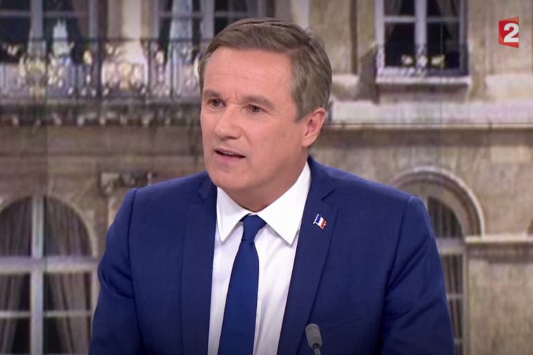 Nicolas Dupont-Aignan, sur le plateau de France 2 le 28 avril 2017