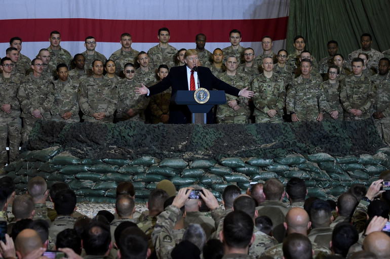 Donald Trump rendant visite aux soldats américains postés en Afghanistan le 28 novembre 2019