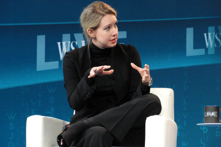Elizabeth Holmes, ex-étoile montante de la Silicon Valley est accusée d'escroquerie
