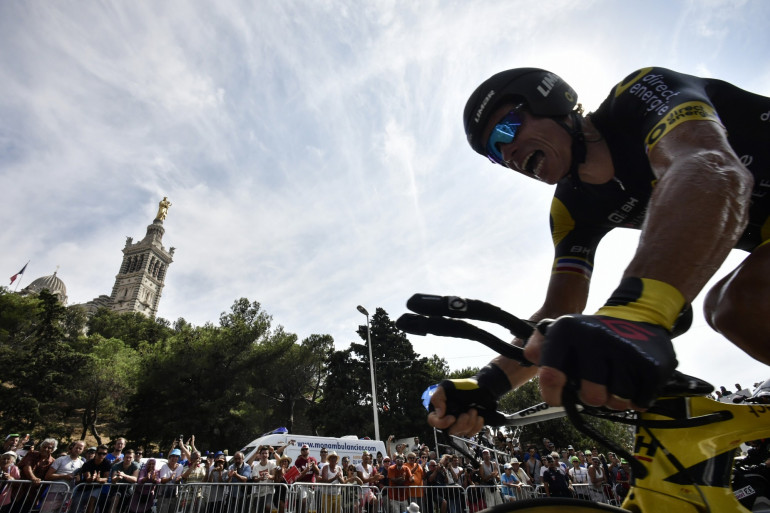 tour de france moto bloque