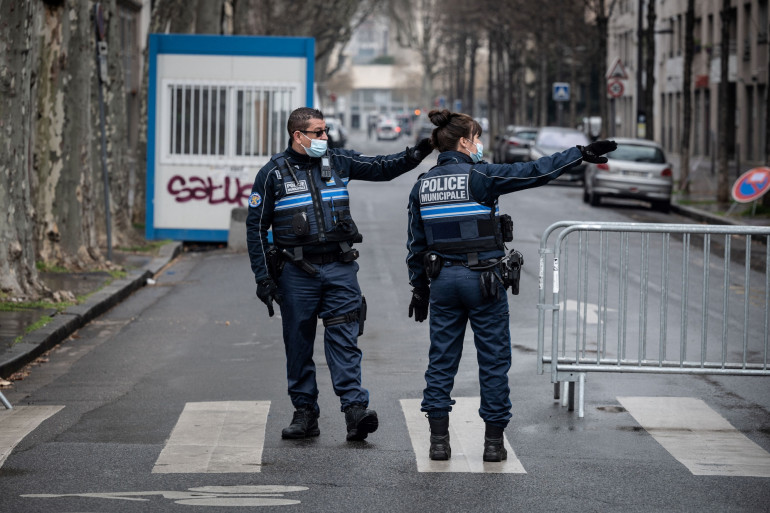 4.500 lyonnais ont été évacués ce dimanche 7 mars dans le quartier de Vaise, afin de permettre le désamorçage d'une bombe de la Seconde Guerre Mondiale.