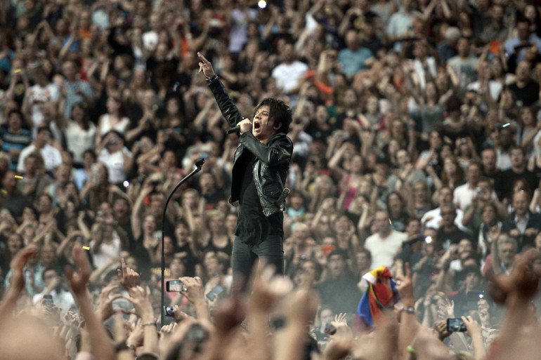 Le groupe Indochine en concert.