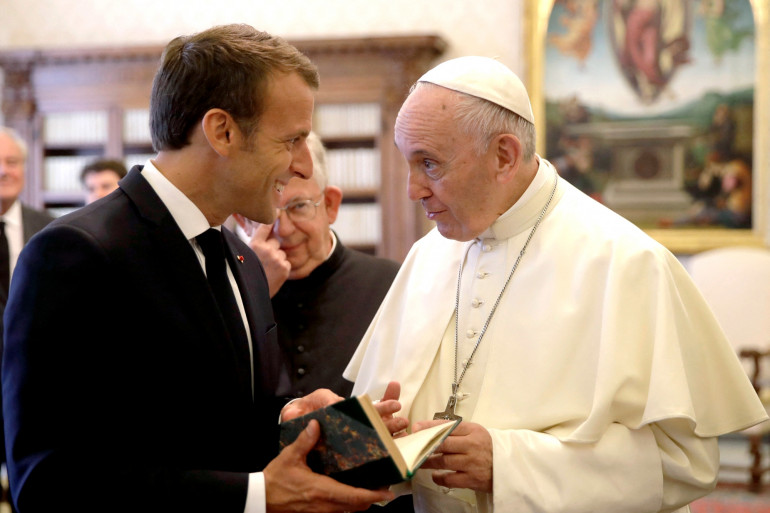 Emmanuel Macron et le pape François en 2018