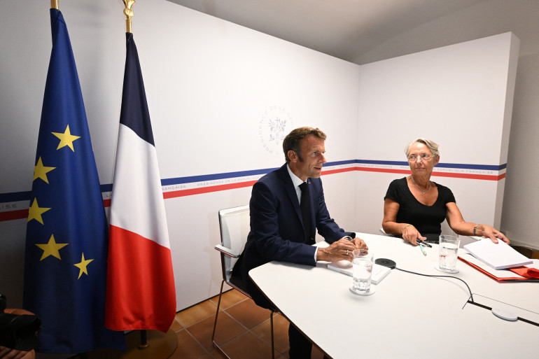 Emmanuel Macron et Élisabeth Borne au Fort de Brégançon à Bormes-les-Mimosas. 