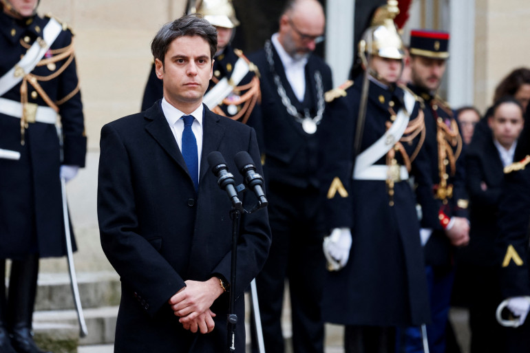 Gabriel Attal, lors de la passation de pouvoir avec Elisabeth Borne à Matignon, e 9 janvier 2023