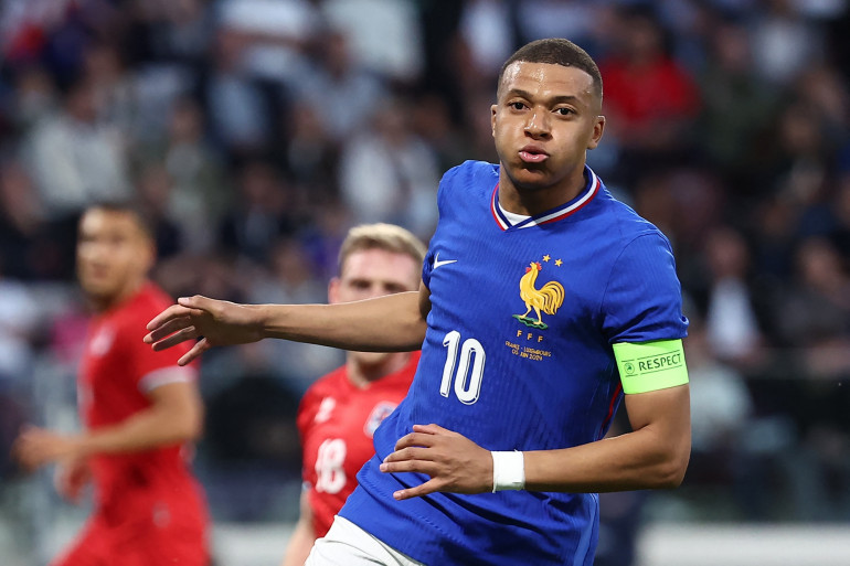 Equipe de France pourquoi un coq est il present sur le maillot des Bleus