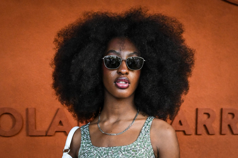 Star Academy" : tenue, propos, couteaux... Pourquoi la prestation d'Ebony à Yardland fait-elle polémique ?
