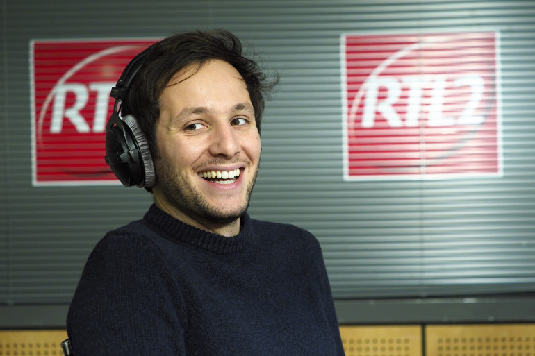 Vianney dans les studios de RTL2