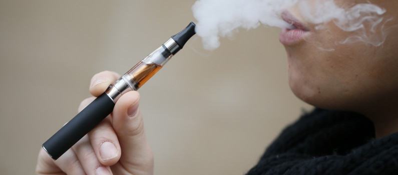 tats-Unis : un vapoteur succombe  une "maladie respiratoire inexplique"