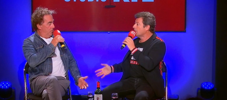 Videos Les Chevaliers Du Fiel Jouent Trois Sketch Inedits Dans Le Grand Studio Rtl Humour