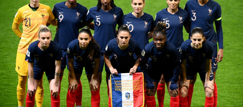 Football - Euro 2022 féminin - La France bat les Pays-Bas et file enfin