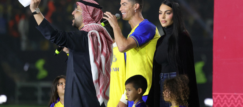 À quoi ressemble la vie de Cristiano Ronaldo et Georgina en Arabie Saoudite  ?