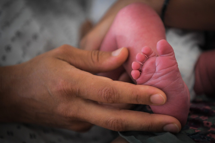 Michel Cymes Vous Dit Que Faire Si Votre Bebe Louche