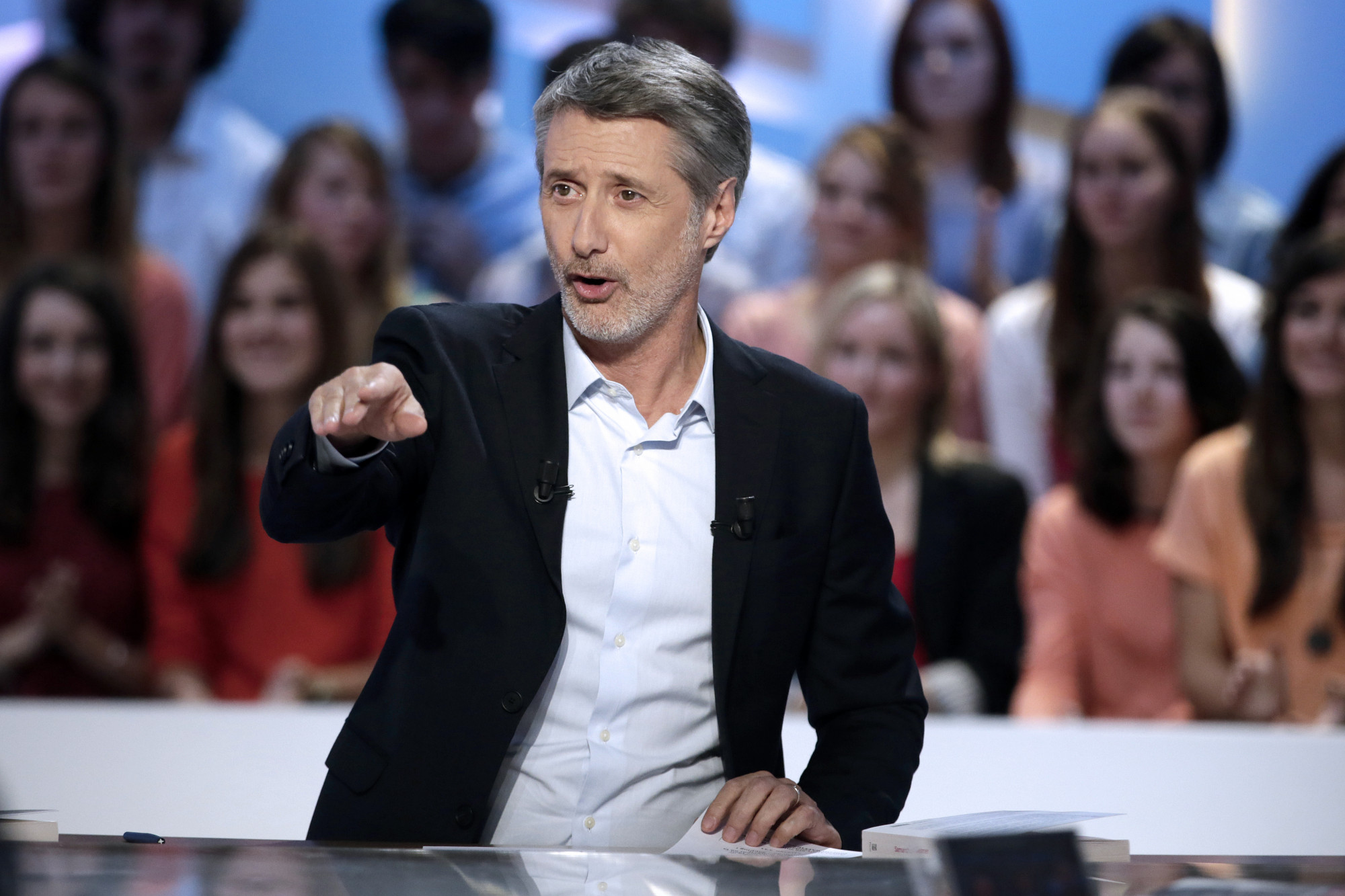 Presentateur Grand Journal