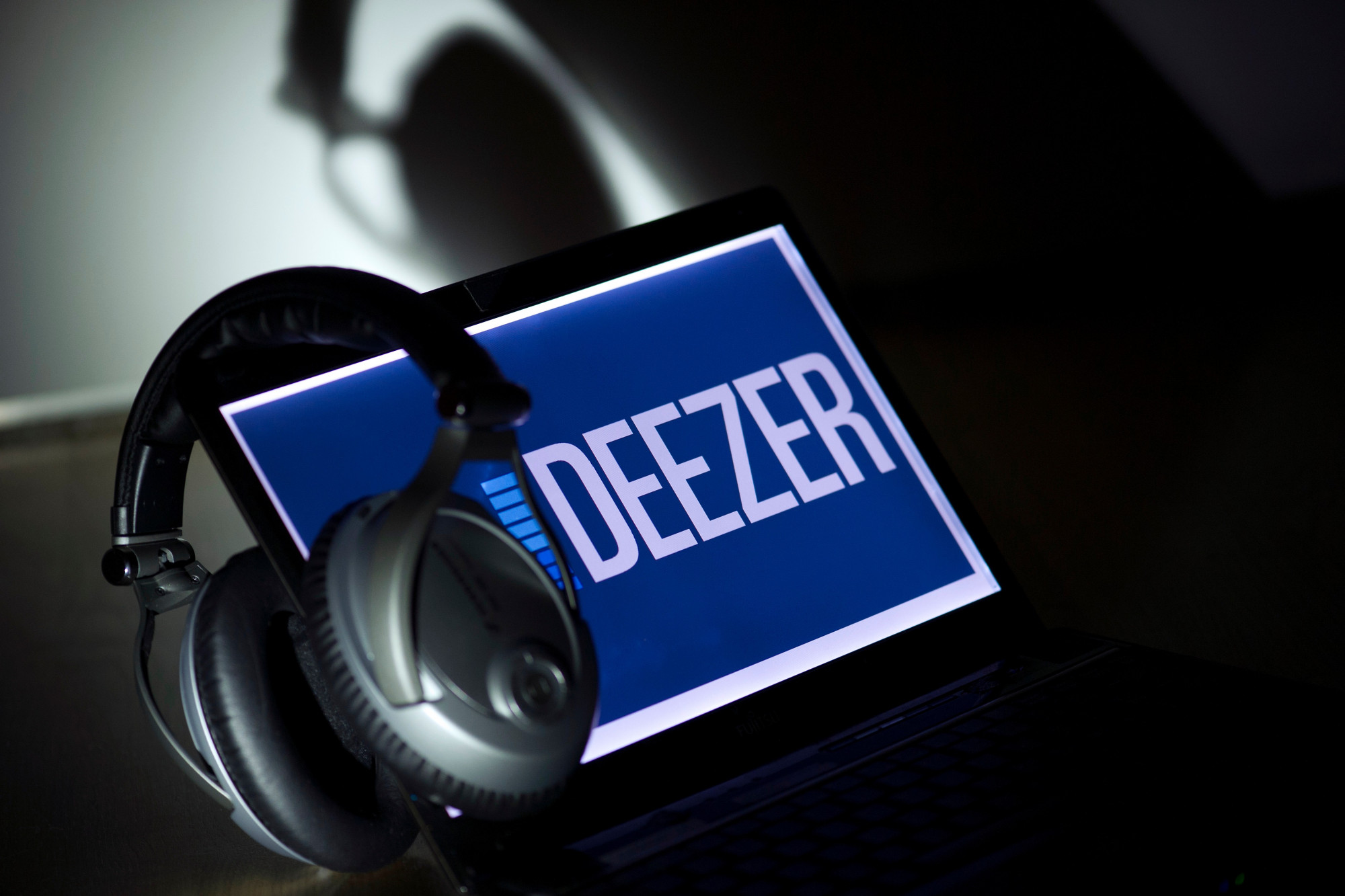 On Est Fait Pour S Entendre Streaming Deezer, néo-licorne déterminée à survivre dans la bataille du streaming