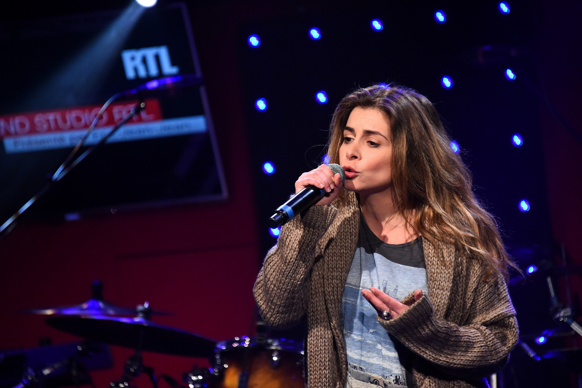 Julie Zenatti et Chimène Badi présentent "Méditerranéennes", un album