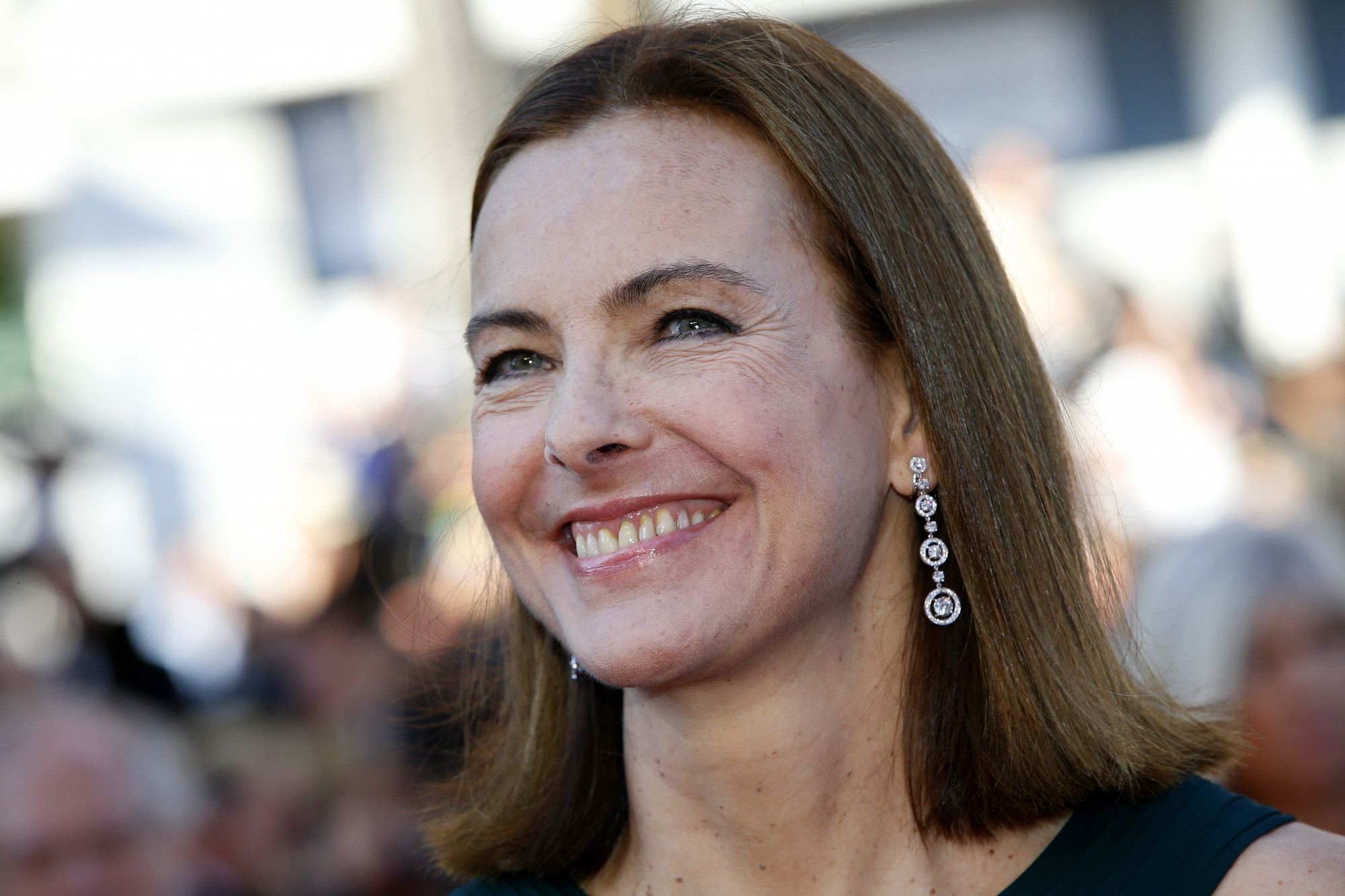 Quel Est L âge De Carole Bouquet VIDÉO - Carole Bouquet se rase la tête et explique pourquoi