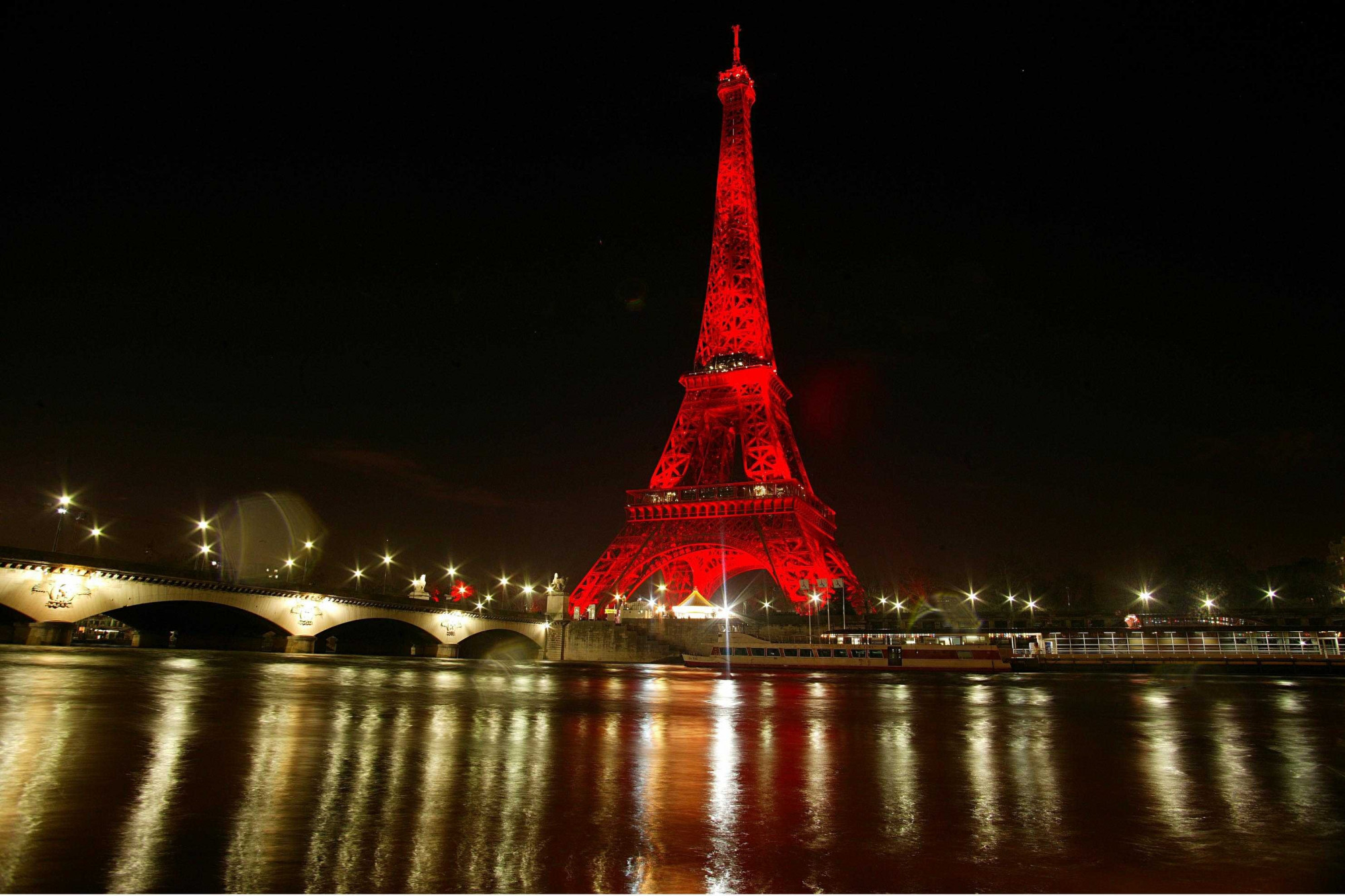 A Quel Heure Scintille La Tour Eiffel Attentats à Bruxelles : la tour Eiffel aux couleurs de la Belgique