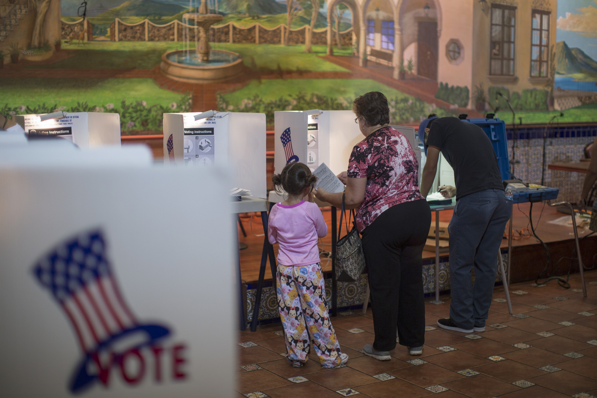 Presidentielle Americaine Un Mort Et Trois Blesses Apres Une Fusillade Pres D Un Bureau De Vote En Californie
