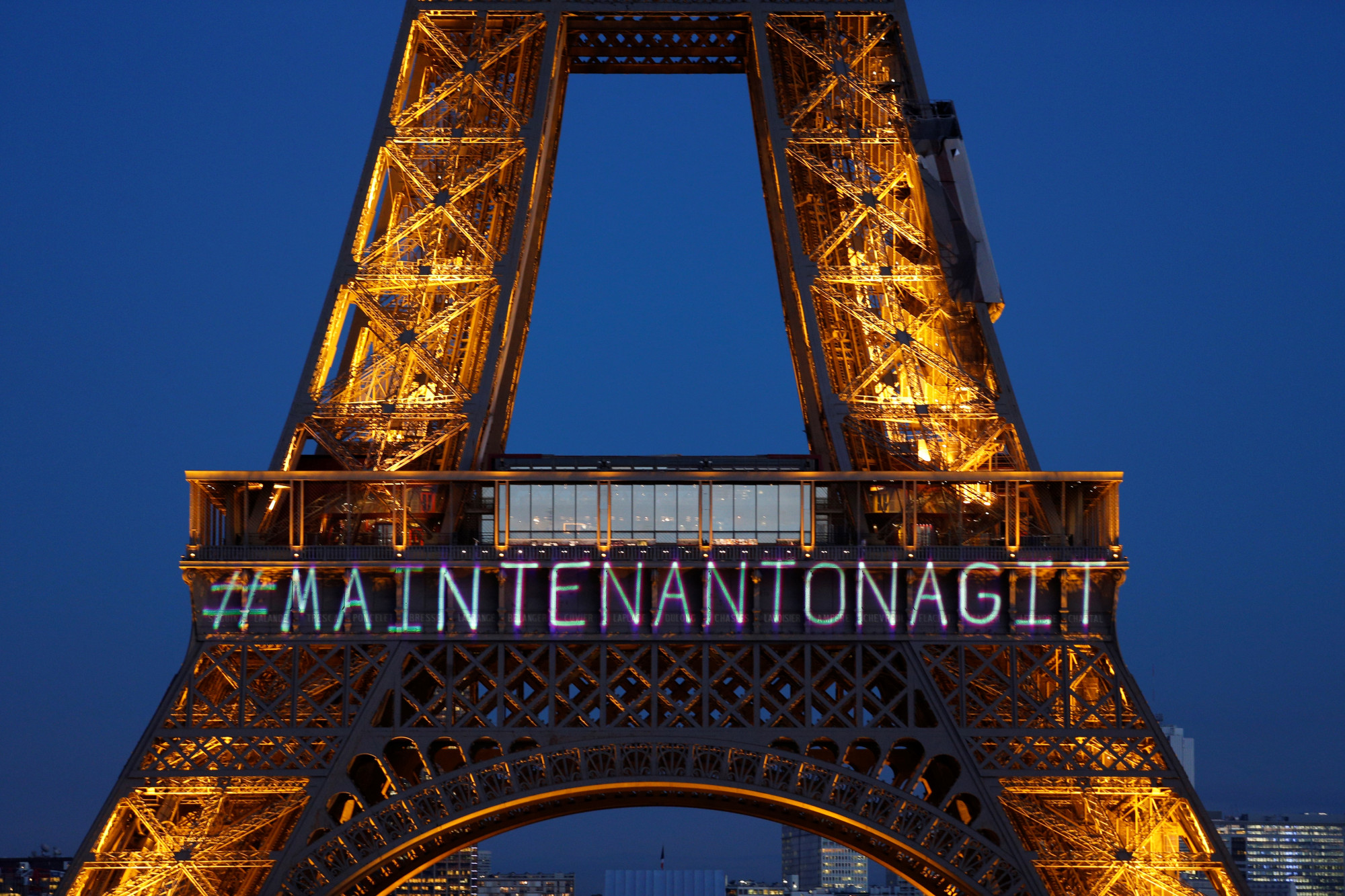 A Quel Heure Scintille La Tour Eiffel #MaintenantOnAgit : la Tour Eiffel soutient la lutte contre les