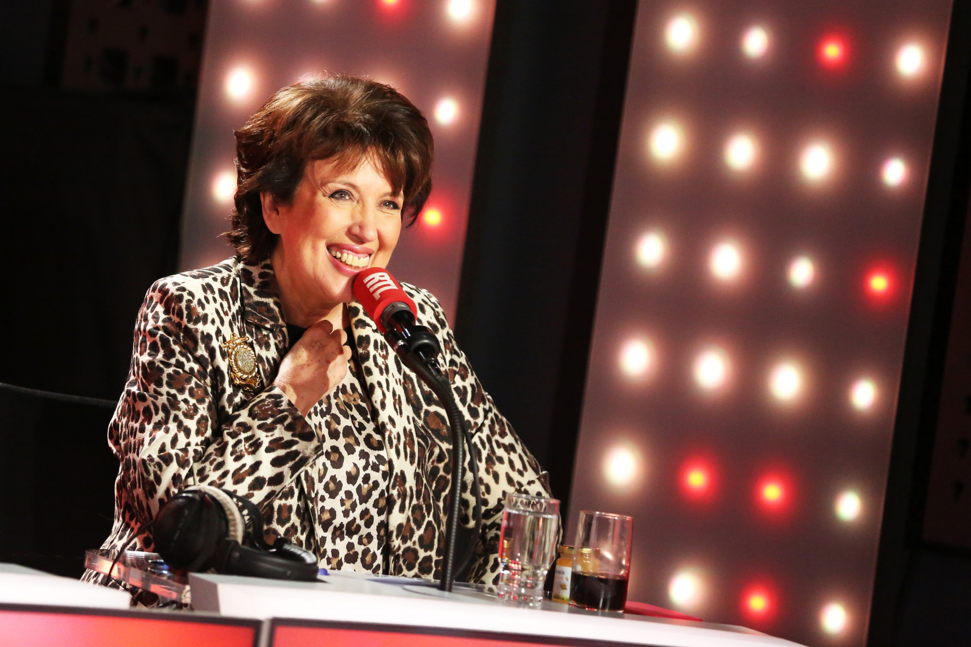 Roselyne Bachelot Aux Victoires De La Musique VIDÉO - Roselyne Bachelot "Taquine" avec Valérie Mairesse