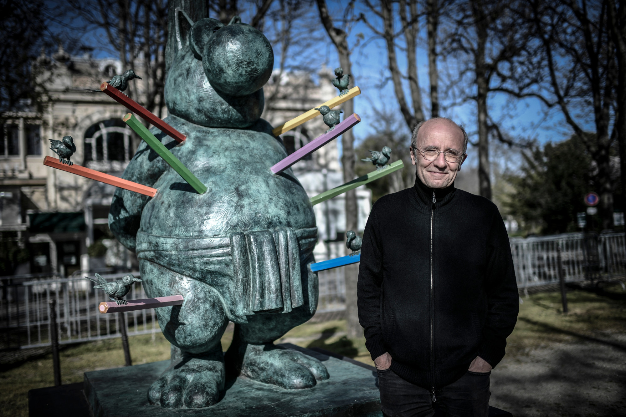 Decouvrez Les Chats De Bronze De Philippe Geluck Exposes Sur Les Champs Elysees