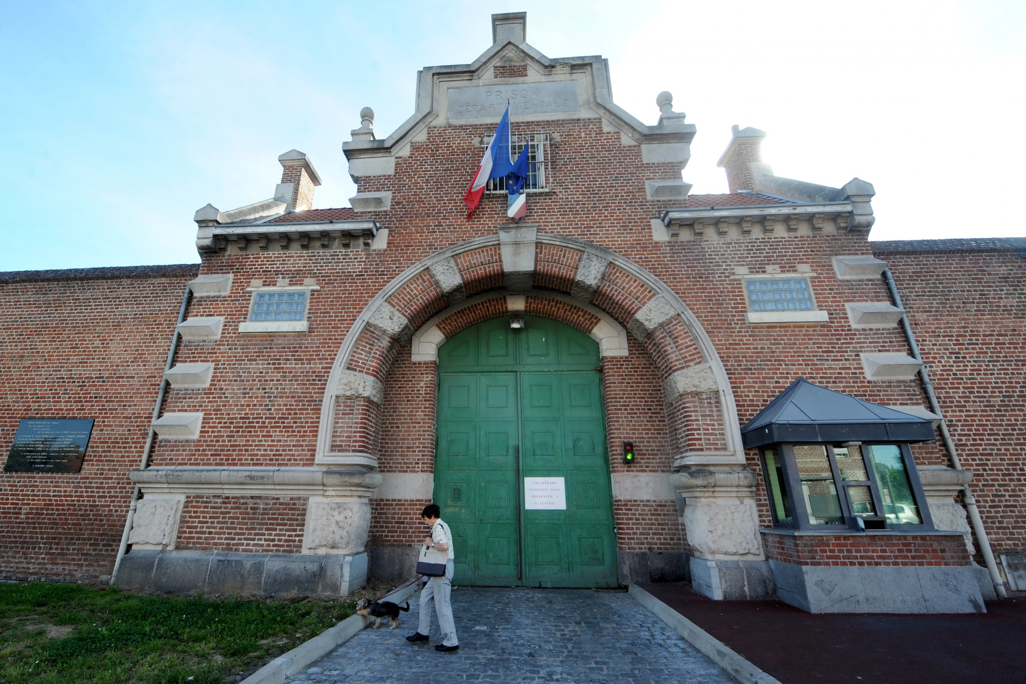 Nord : des engins explosifs découverts à la maison d'arrêt de Douai
