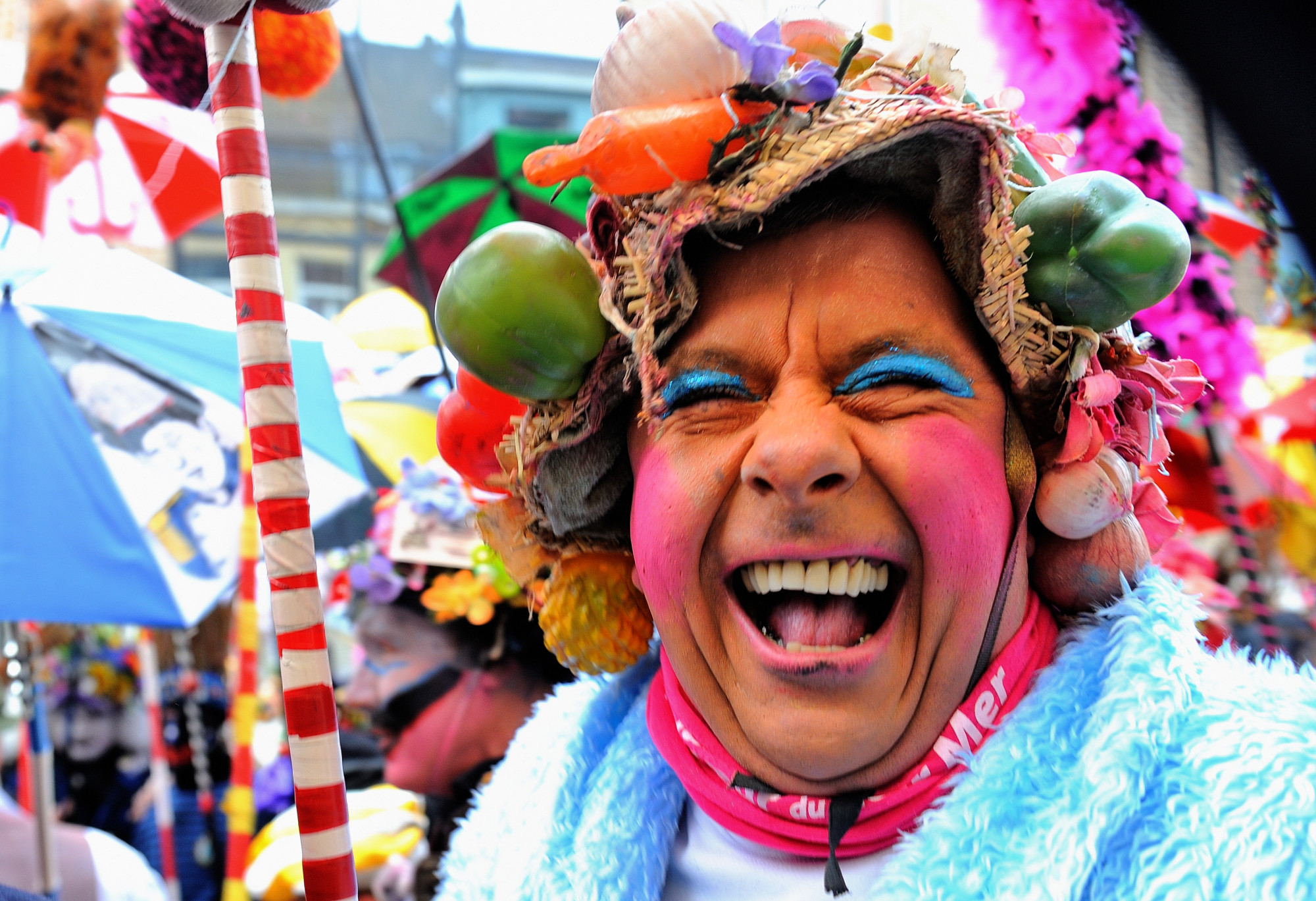 Carnaval De Dunkerque Un Lacher De Harengs Haut En Couleur