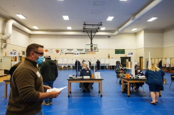 Presidentielle Americaine Ces Theories Du Complot Sur Le Scrutin Qui Arrivent En France