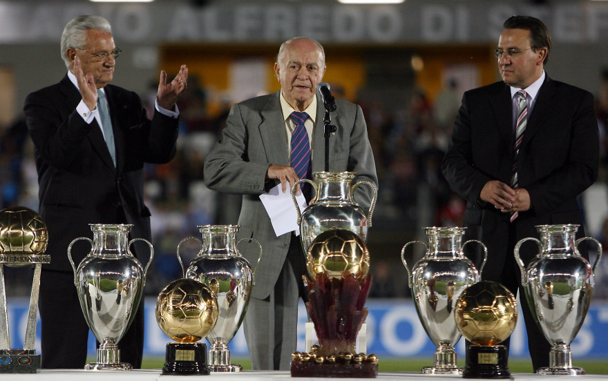 Alfredo Di Stefano, légende du Real Madrid, est mort à l'âge de 88 ans