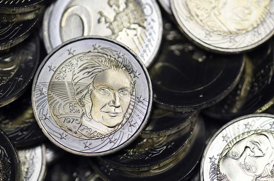Simone Veil Une Piece De 2 Euros A Son Effigie Pour Lui Rendre Hommage