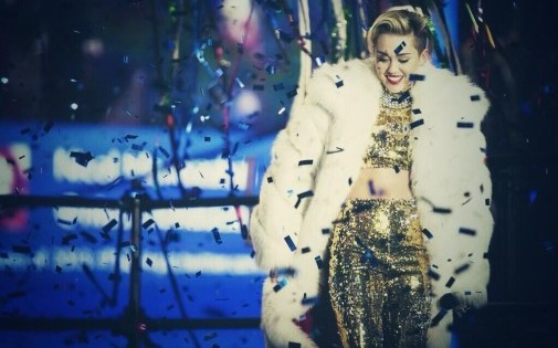 Miley Cyrus sur scène le soir du 31 décembre 2013