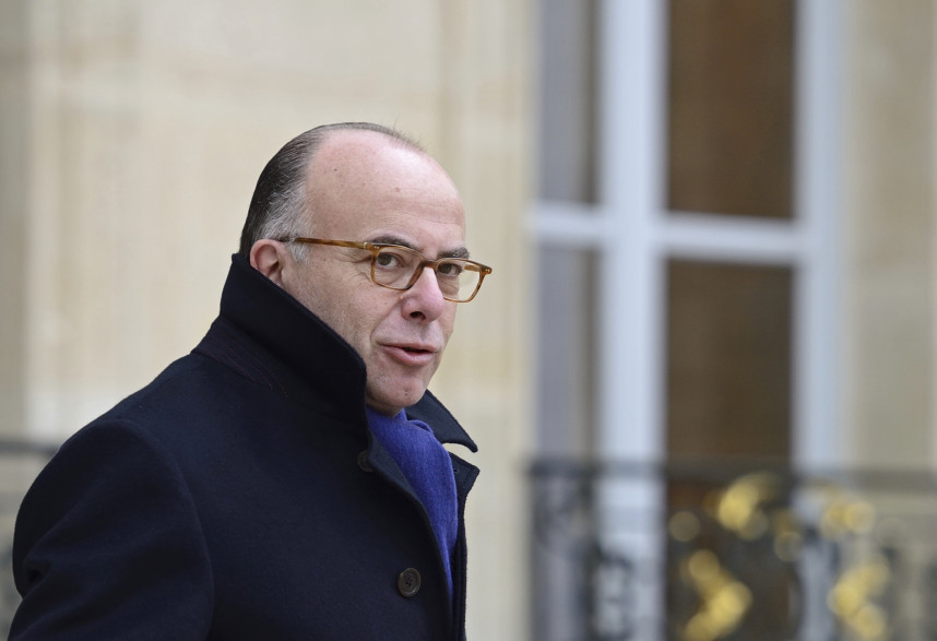 Le ministre du Budget, Bernard Cazeneuve, à la sortie du palais de l'Élysée, en novembre 2013 (archives).
